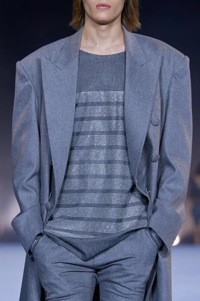 Look 15